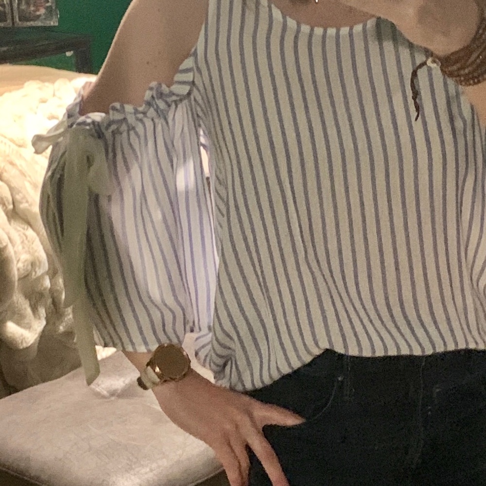 Blush Boutique Cold-shoulder top - Picture 5 of 8